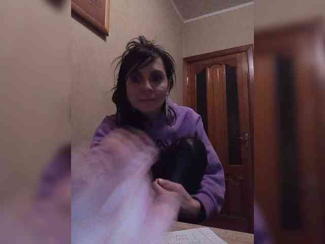 Hellenalonenochka webcam