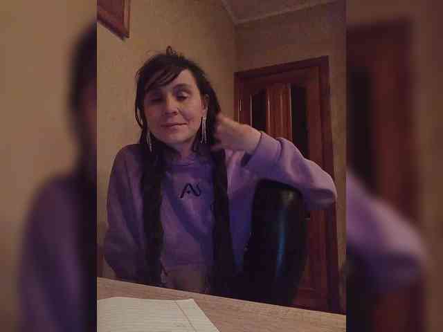 Hellenalonenochka webcam