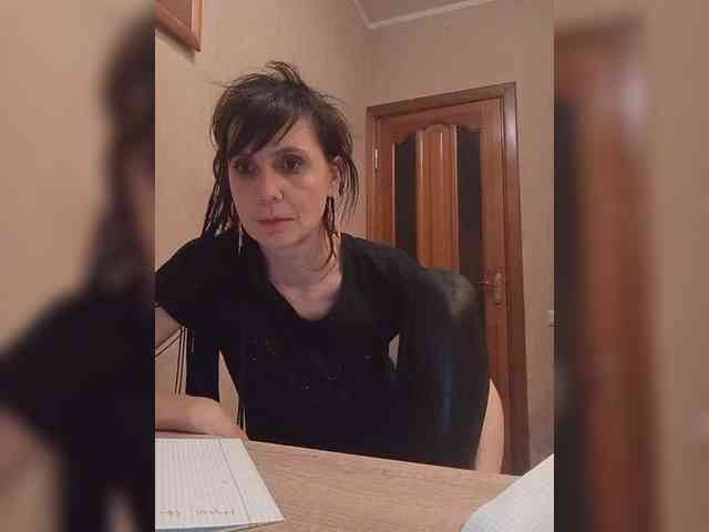 Hellenalonenochka webcam