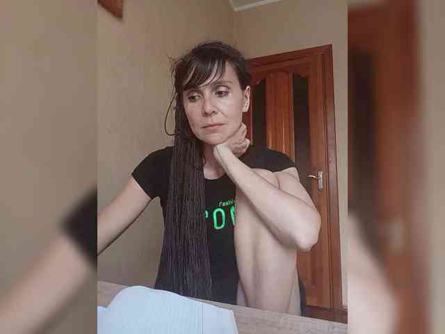 Hellenalonenochka webcam
