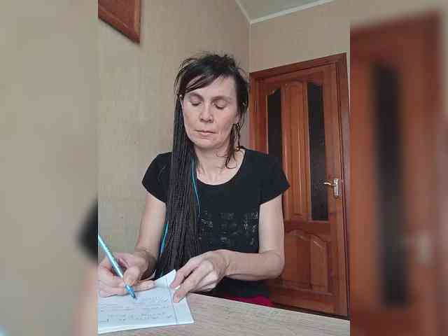 Hellenalonenochka webcam