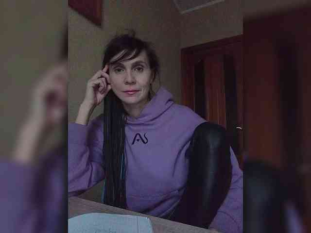 Hellenalonenochka webcam