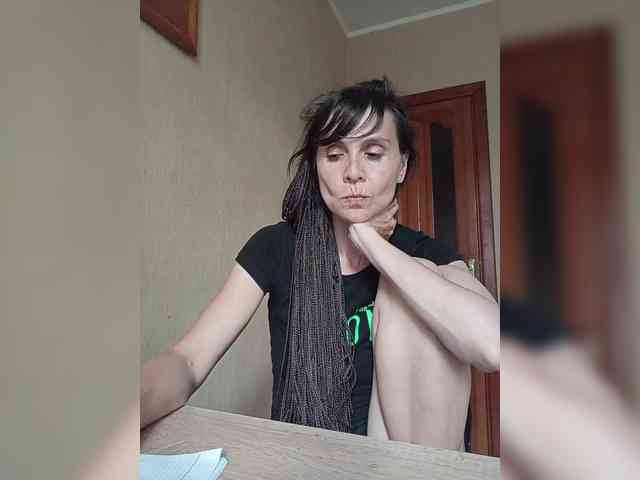 Hellenalonenochka webcam