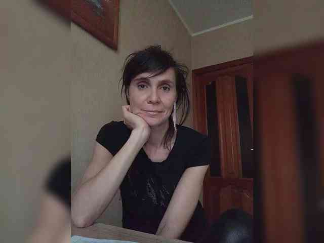 Hellenalonenochka webcam