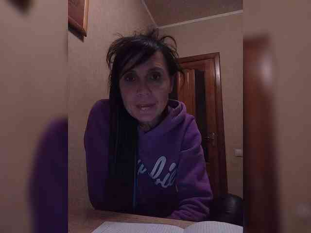 Hellenalonenochka webcam