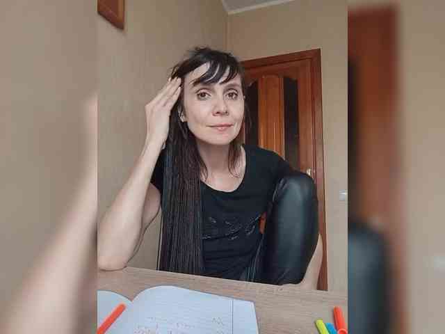 Hellenalonenochka webcam