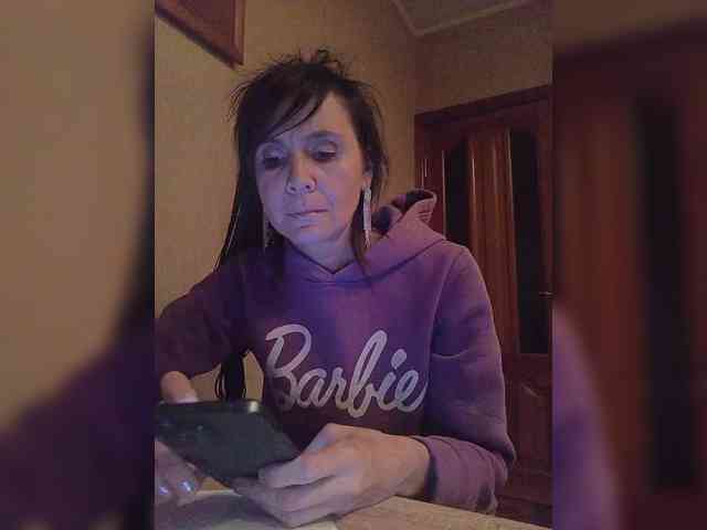 Hellenalonenochka webcam