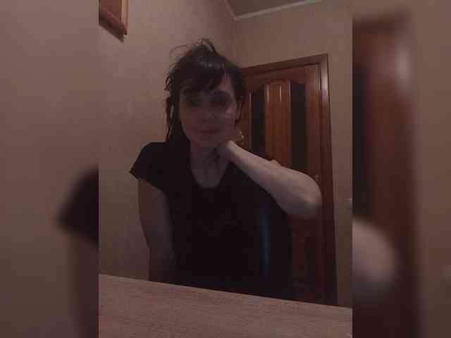 Hellenalonenochka webcam