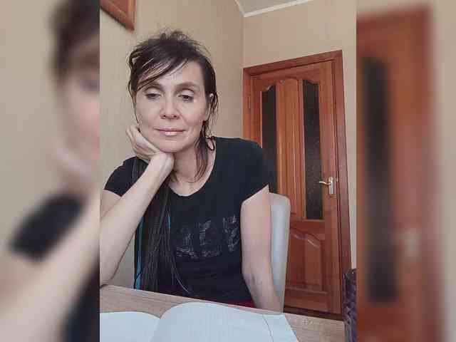 Hellenalonenochka webcam