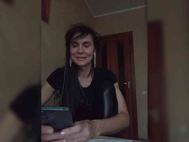 Hellenalonenochka webcam