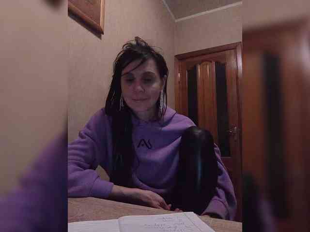 Hellenalonenochka webcam