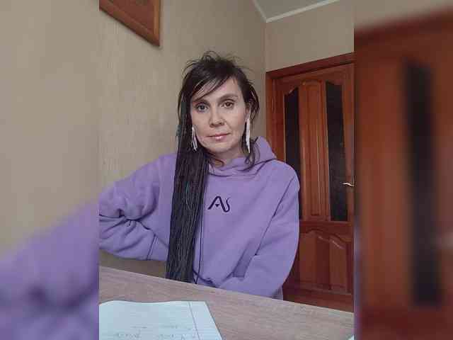 Hellenalonenochka webcam