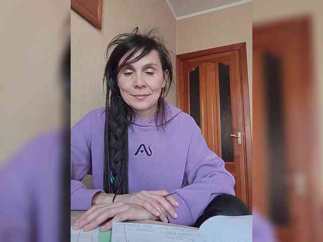 Hellenalonenochka webcam