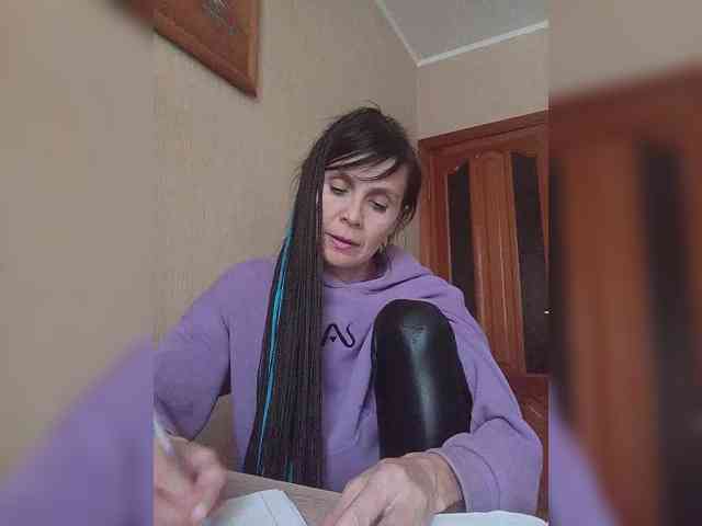 Hellenalonenochka webcam