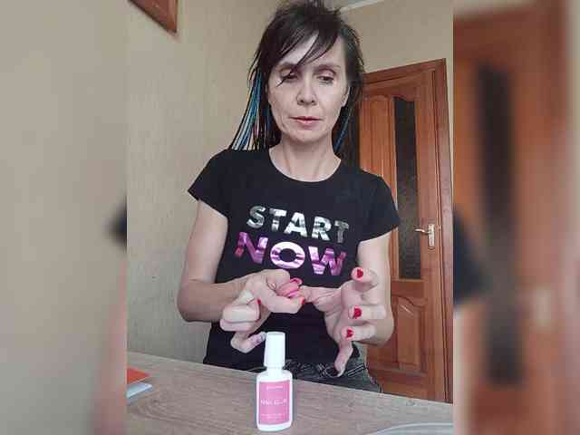 Hellenalonenochka webcam