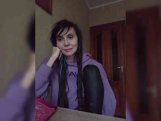 Hellenalonenochka webcam