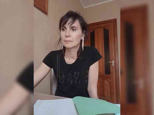 Hellenalonenochk... Live Webcam on BongaCams