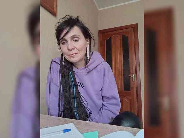 Hellenalonenochka webcam