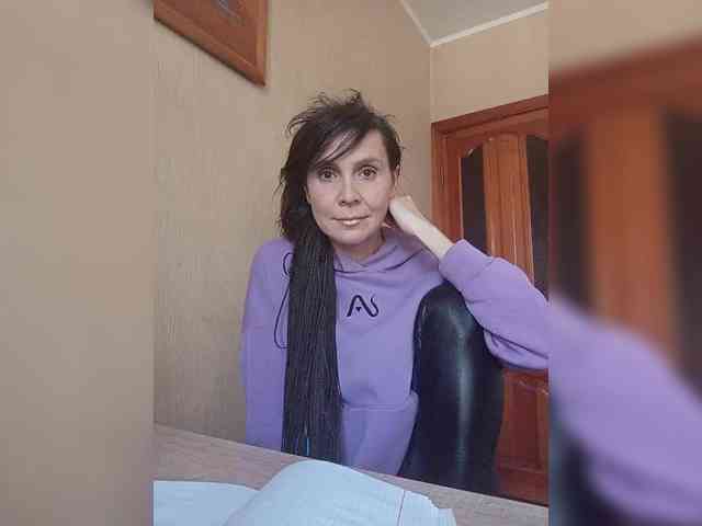 Hellenalonenochka webcam