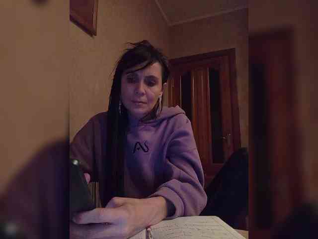 Hellenalonenochka webcam