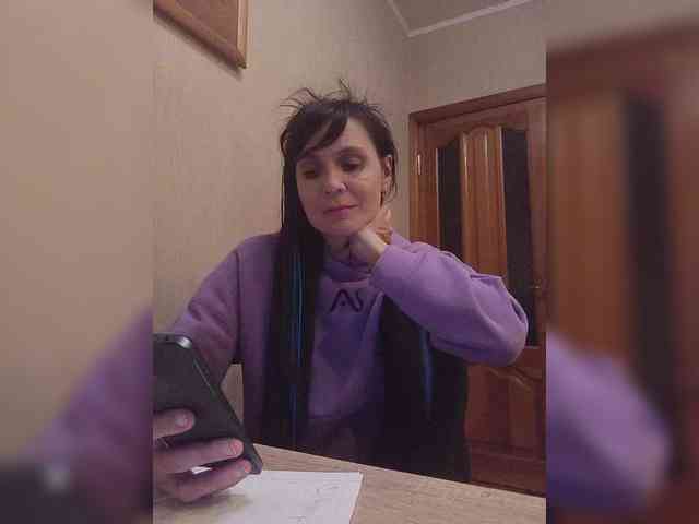 Hellenalonenochka webcam