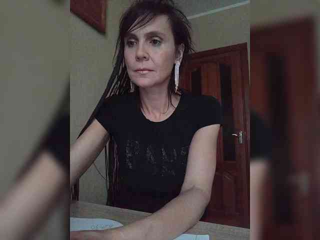 Hellenalonenochka webcam