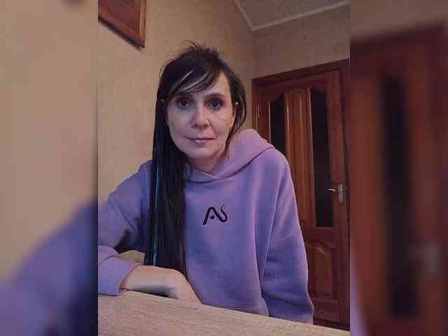 Hellenalonenochka webcam