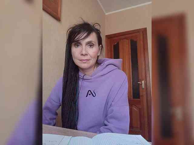 Hellenalonenochka webcam