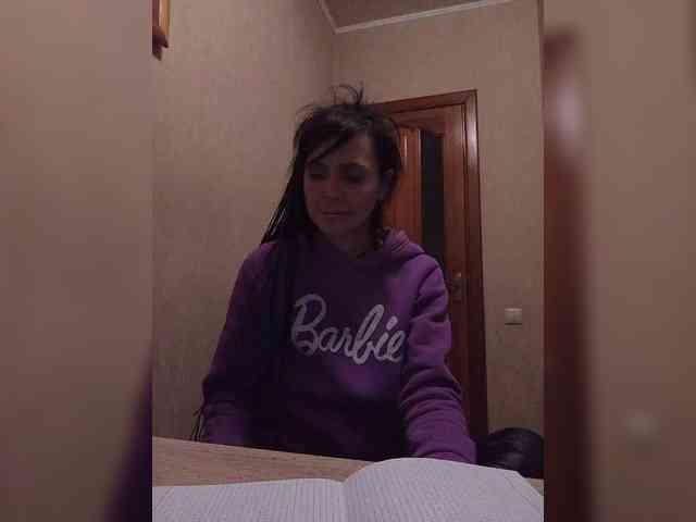 Hellenalonenochka webcam