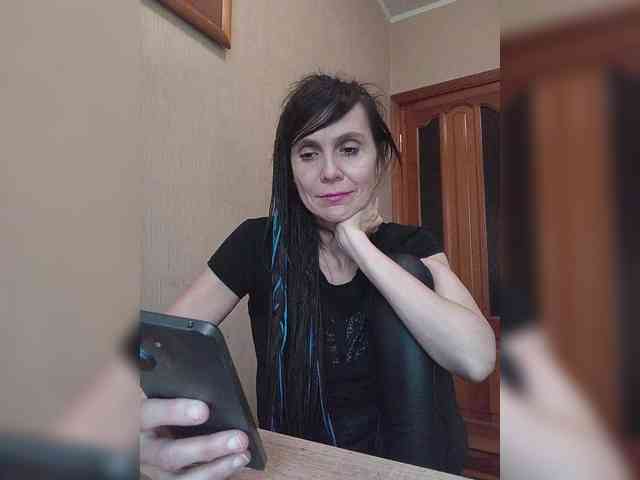 Hellenalonenochka webcam