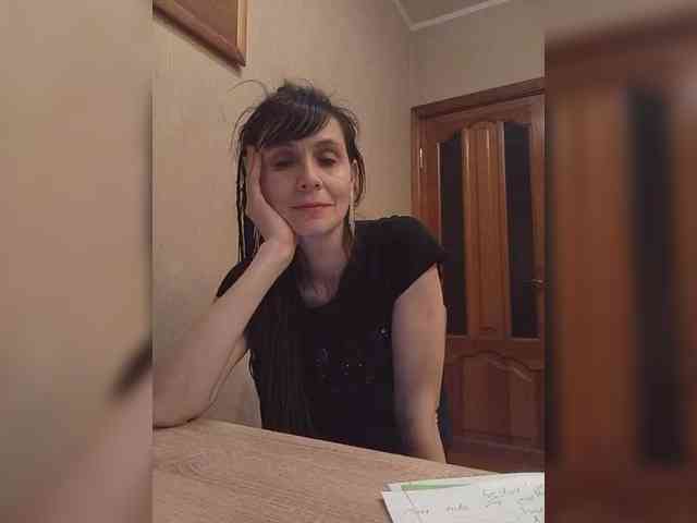 Hellenalonenochka webcam