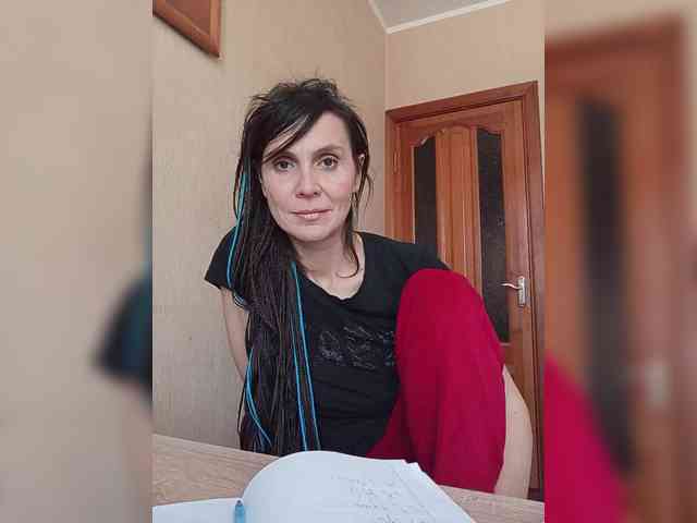 Hellenalonenochka webcam