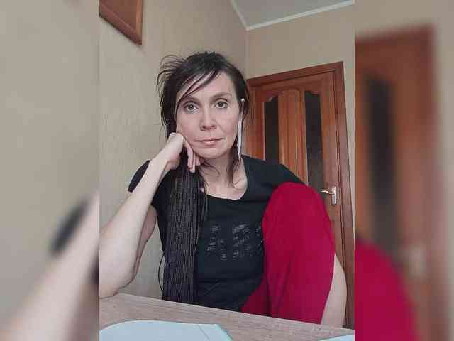 Hellenalonenochka webcam