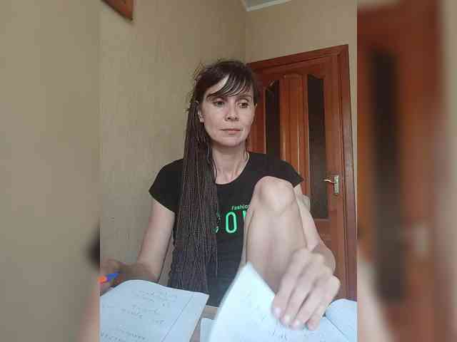 Hellenalonenochka webcam