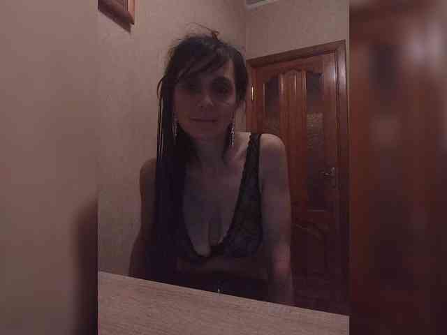 Hellenalonenochka webcam