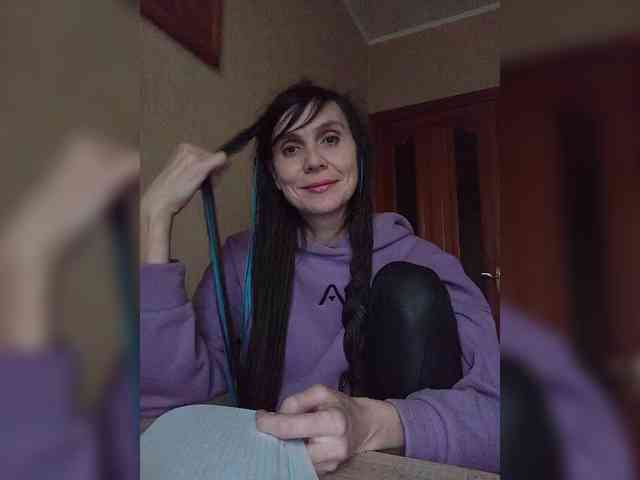 Hellenalonenochka webcam