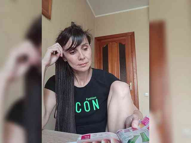 Hellenalonenochka webcam