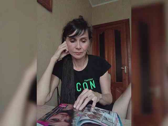 Hellenalonenochka webcam