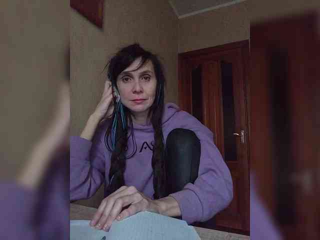 Hellenalonenochka webcam