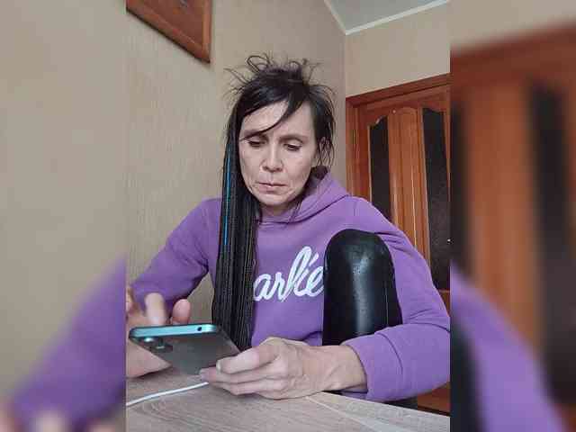 Hellenalonenochka webcam