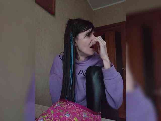 Hellenalonenochka webcam