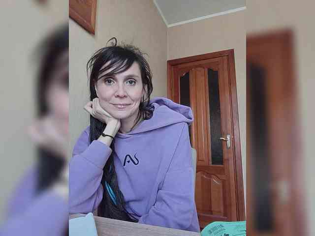 Hellenalonenochka webcam