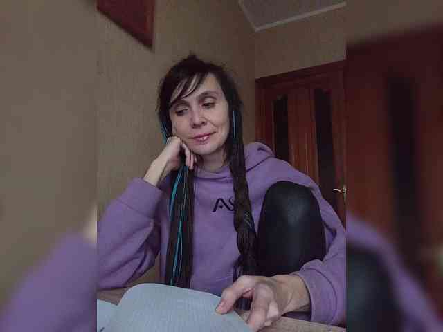 Hellenalonenochka webcam