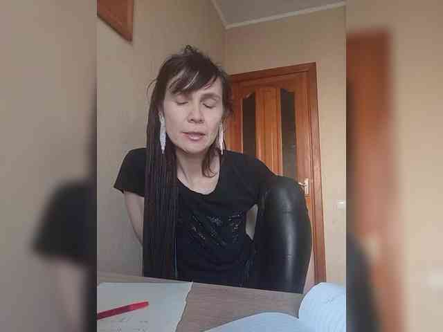 Hellenalonenochka webcam