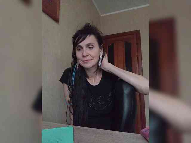 Hellenalonenochka webcam