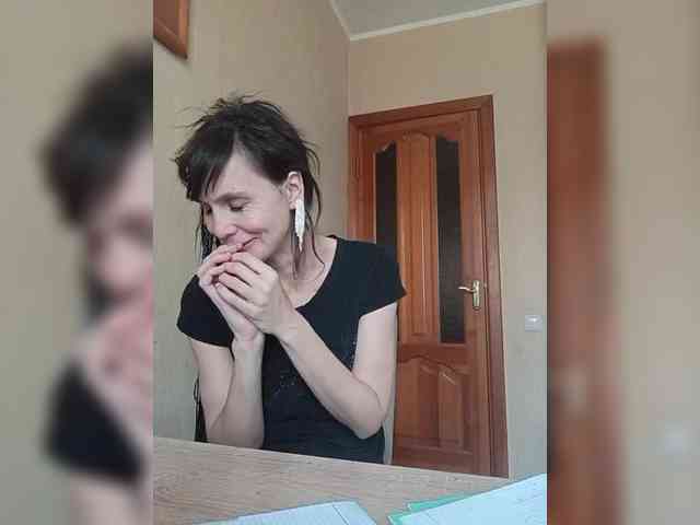 Hellenalonenochka webcam