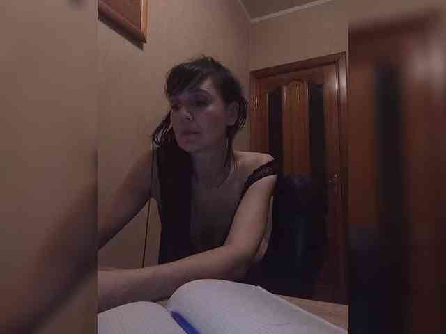 Hellenalonenochka webcam