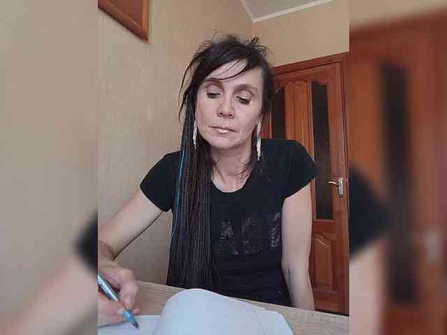 Hellenalonenochka webcam