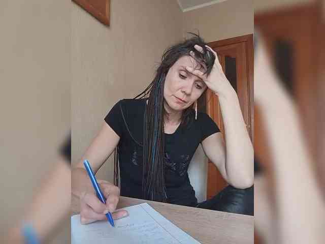 Hellenalonenochka webcam