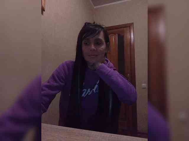 Hellenalonenochka webcam